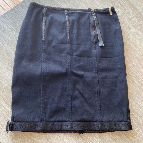 🖤VERSACE 💯% AUTHENTIC - NWOT SPORT BLACK DENIM SKIRT SIZE 28🖤 - Picture 9 of 16